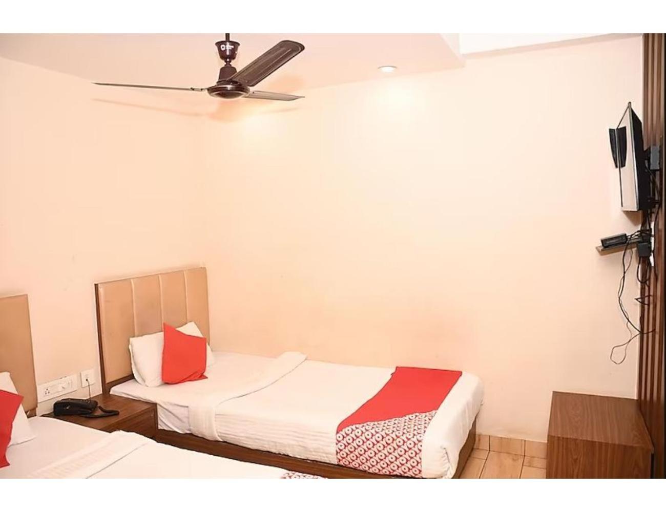 Sona Lodge, Siliguri Exteriör bild
