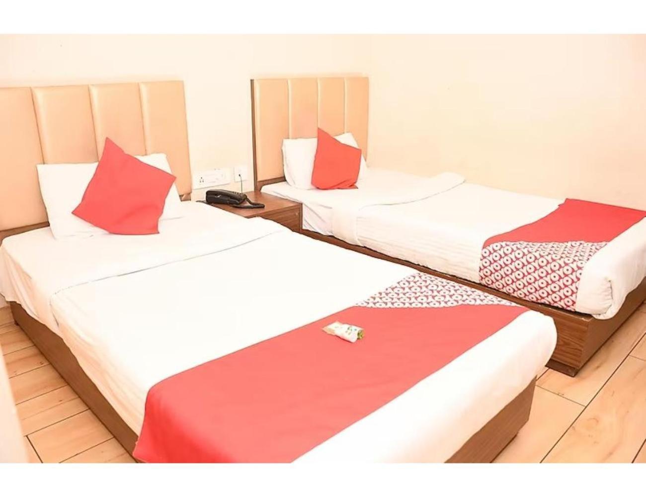 Sona Lodge, Siliguri Exteriör bild